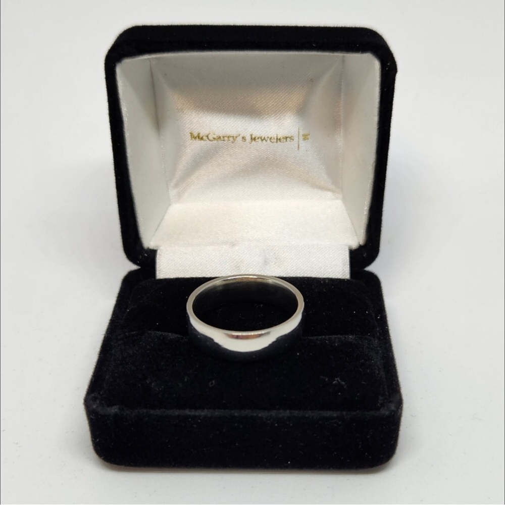 New stylish silver stainless steel classic